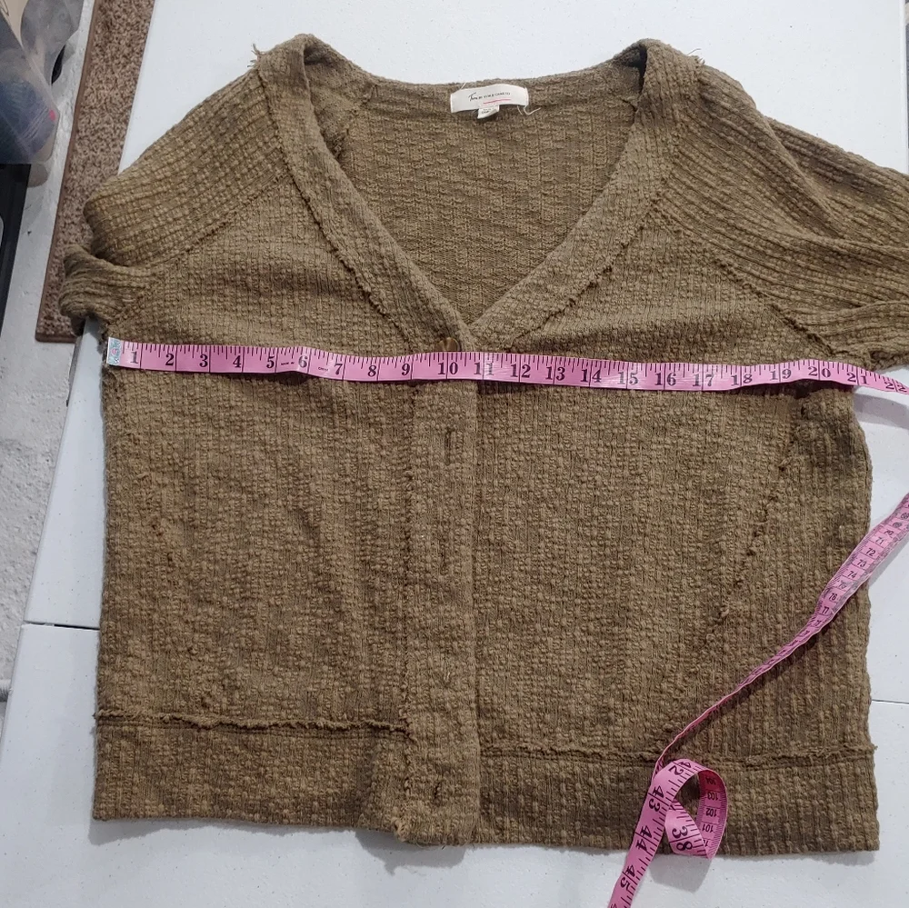 TWO BY VINCE CAMUTO BUTTON CARDIGAN (a209)